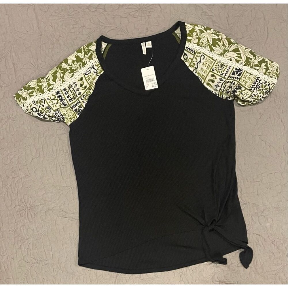 Cato Black and Green Medium Stretchy Top New